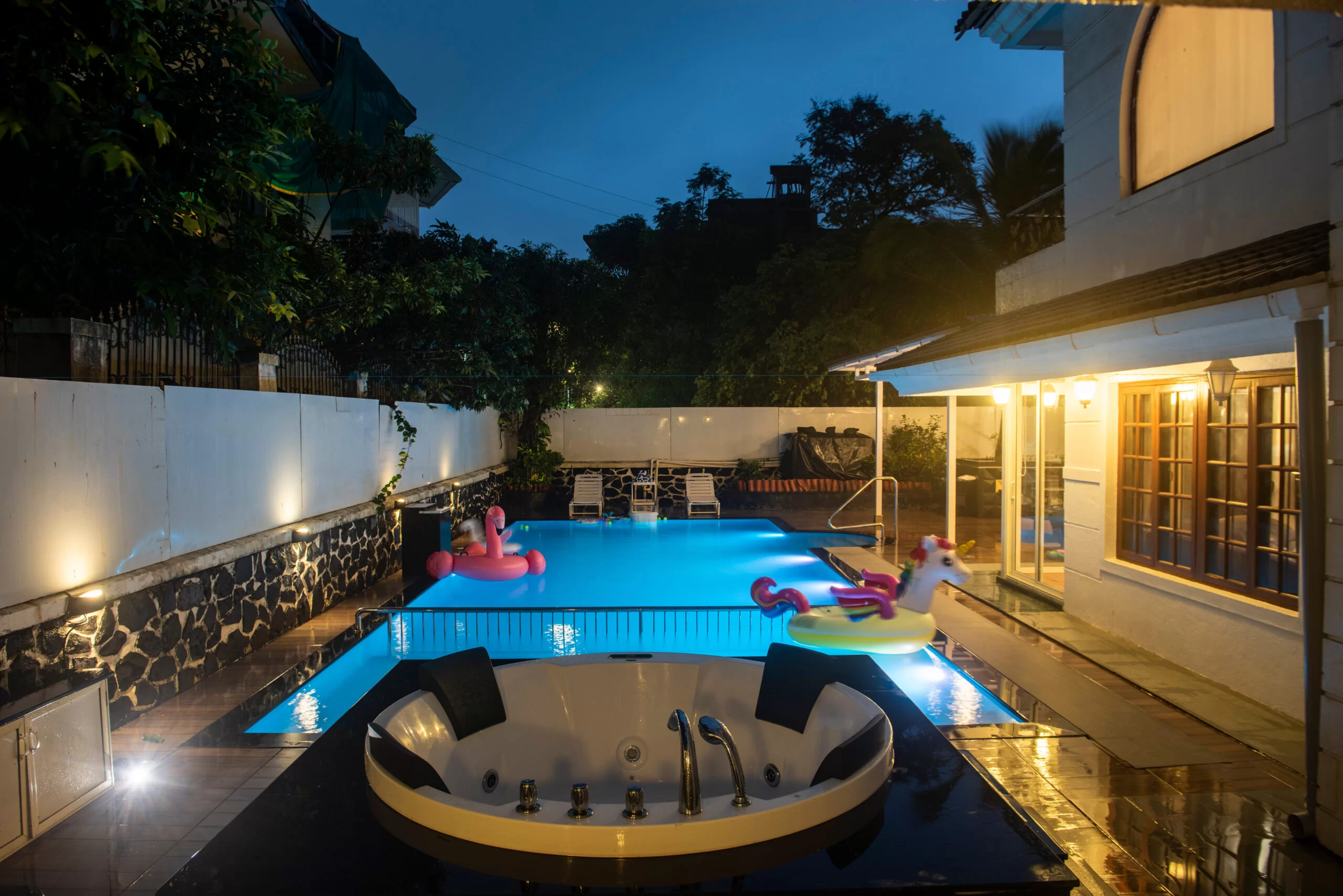 Romantic Getaways: Secluded Villas for Couples' Escapes - The Rentalgram - Off Grid Romantic Penthouse Villas